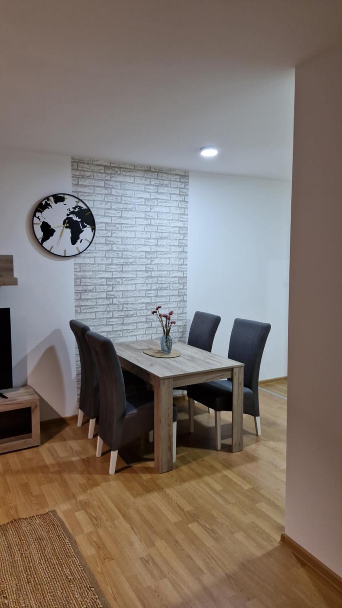 Finans2 Apartman Ruma község Kültér fotó